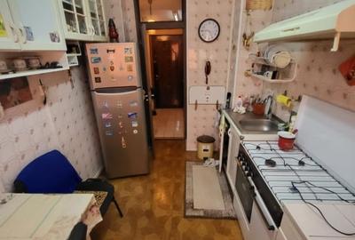 Vanzare apartament 3 camere - 2