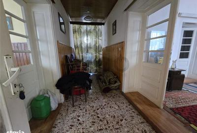 Casă cu 4 camere cu Teren 4000 Mp în Cociuba Mare - 2