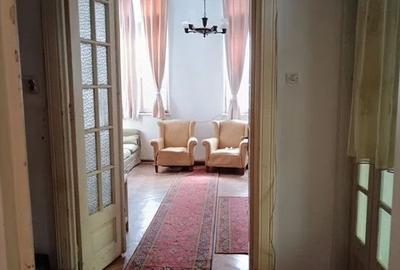 Casă individuală cu 8 camere cu Canalizare în Cantemir - 1