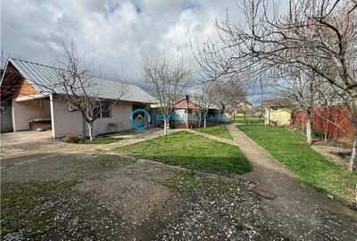 Casă individuală cu 8 camere cu Canalizare în Păulești - 4