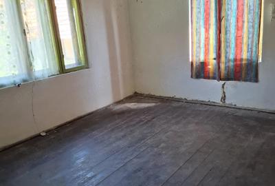 Casă cu 2 camere cu Teren 4700 Mp în Zorani - 3
