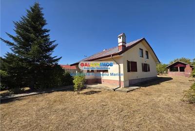 Casă cu 4 camere cu Canalizare în Ciolpani