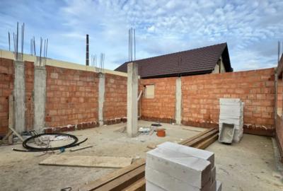 Casă cu 4 camere cu Teren 750 Mp în Central