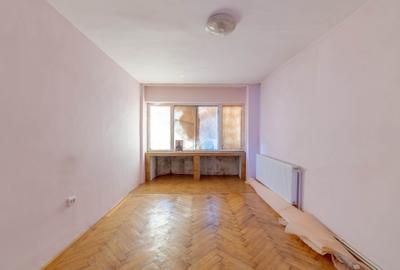 Apartament spațios, modernizat, 2 camere – Bd. Cosminului - 1