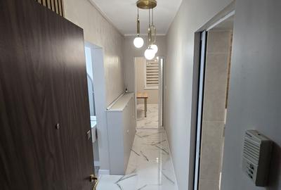 Apartament cu 2 camere decomandat în Titan