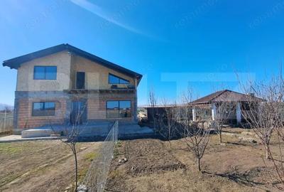 Casă cu Teren 560 Mp în Stupini - 1