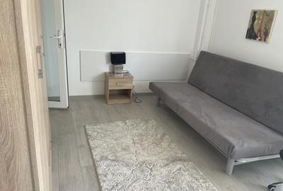 Garsonieră decomandată în Central