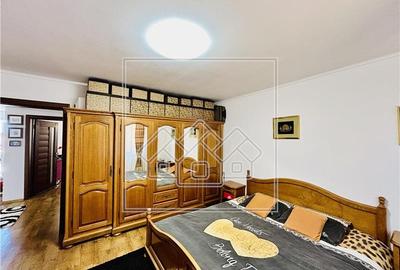 Casa individuala in Sura Mare cu 2 garaje, 2 terase si teren de 493 mp - 15
