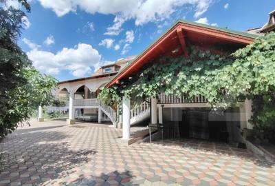 Casă cu 8 camere cu Teren 2235 Mp în Central - 1