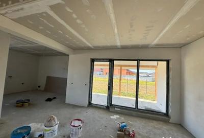 Casă cu 4 camere cu Teren 475 Mp în Mocira - 11