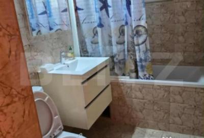 Apartament cu 3 camere semidecomandat, mobilat în Micro 4 - 6