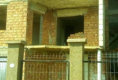 Casă cu 7 camere în Exterior Vest - 3