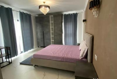 Apartament cu 4 camere decomandat, mobilat în Central