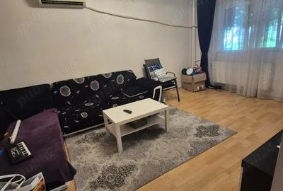 Vand apartament trei camere ,zona Aparatori Patriei!! - 1
