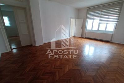 Apartament cu 3 camere decomandat în Central - 3