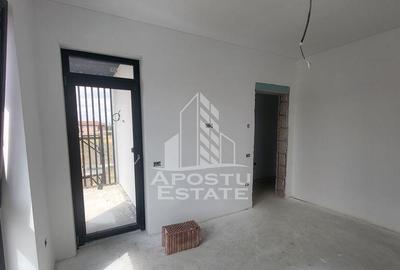 Casă cu 5 camere cu Teren 310 Mp în Săcălaz