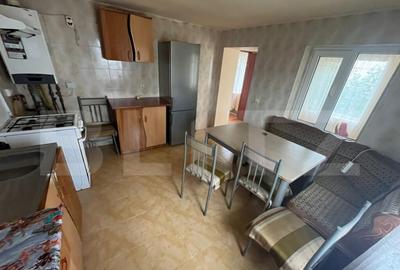 Casa 54 mp utili, mobilata ?i utilata complet, curte pro - 1