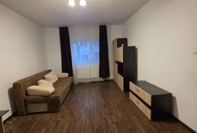 Podul de Fier-2 Camere Decomandat 50mp-bloc 81' - 1