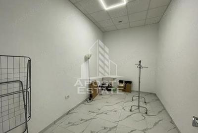 Spațiu comercial, de 125 mp, în P-ța Maria - 1