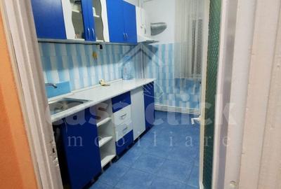 Apartament cu 2 camere decomandat în Micro 17 - 4