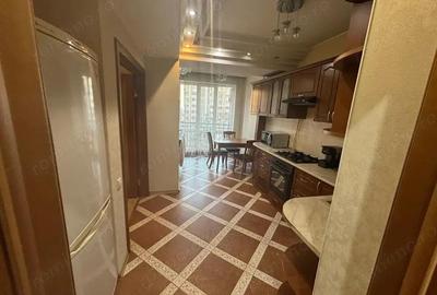 Ofer spre vanzare apartament cu 2 camere in zona Eroii Revolu?iei - 1