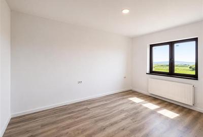 Casă cu 4 camere cu Teren 250 Mp în Exterior Est - 5