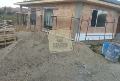 Casa noua la CHEIE cu 4 camere 2 bai si 660 mp teren in Lazuri - 2