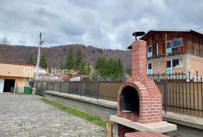 Casă cu 7 camere cu Teren 1039 Mp în Central