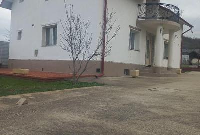 Casă cu Teren 1300 Mp în Leordeni - 3