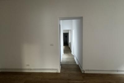 Casa bifamiliala- 2 apartamente in vila 1 Mai- PROASPĂT RENOVAT - 8