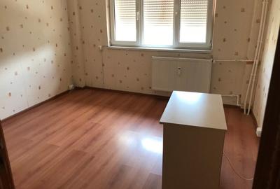 Apartament cu 2 camere semidecomandat în Gorjului - 1