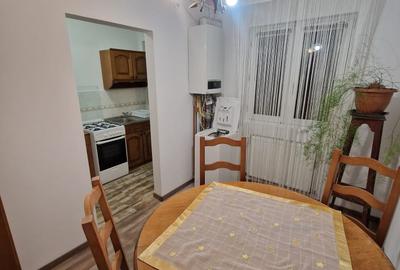 Apartament cu 3 camere semidecomandat, mobilat în Circumvalațiunii - 18