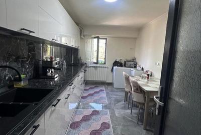 Apartament cu 4 camere decomandat în Central - 4