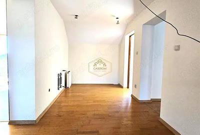 Casă cu 5 camere cu Teren 1000 Mp în Central - 2