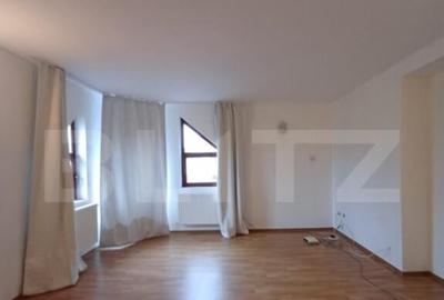 Casa cu 5 camere, 198 mp utili, 600 mp teren, in cartierul P - 2