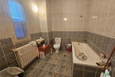 Vila spatioasa 525metri totali de inchiriat in centru Bolintin-Deal - 11
