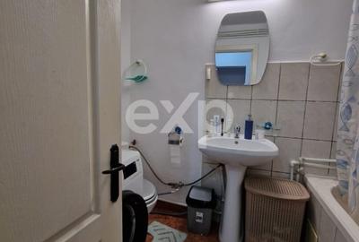 Apartament cu 2 camere decomandat, mobilat în Micro 6 - 9