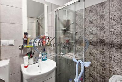 Investitie ideala: casa cu 2 unitati locative si curte, str. - 6