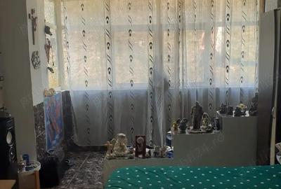 Apartament cu 4 camere decomandat în Central - 1