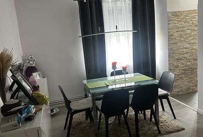 Apartament cu 4 camere decomandat în Găești - 6