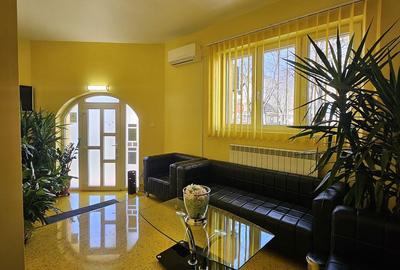 Spațiu comercial, de 25 mp, în Central