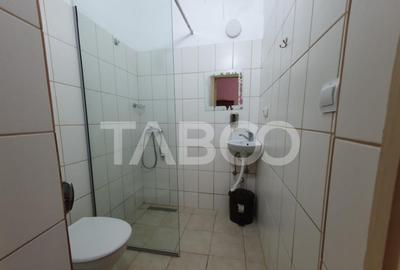 Casă cu 6 camere cu Canalizare în Central - 3