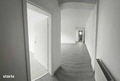 Apartament cu 3 camere decomandat în Socola - 12