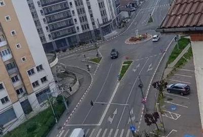 Apartament cu 3 camere semidecomandat în Central - 8