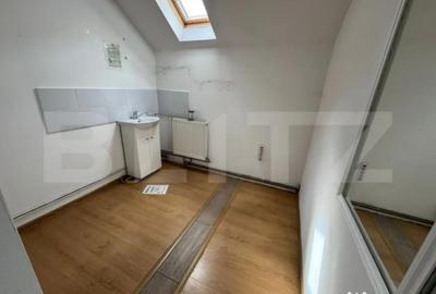 Spațiu comercial, de 84 mp, în Central - 12