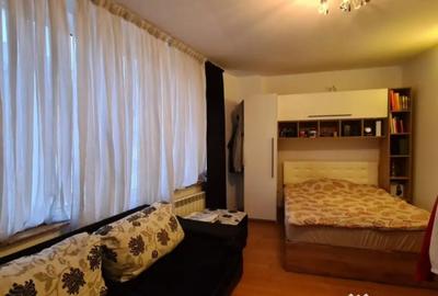 Casă cu 7 camere cu Teren 300 Mp în Mihai Bravu - 10