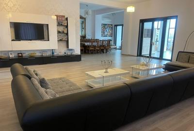 VAND  VILA S+P+2 SI TEREN 2.500 MP PE MALUL LACULUI SNAGOV - 1