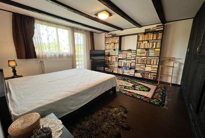 Casă cu 6 camere cu Teren 1593 Mp în Central - 2