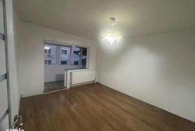 Garsonieră decomandată în Eremia