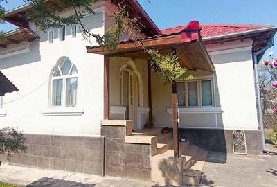 Casă cu 3 camere cu Teren 2850 Mp în Băiculești - 2